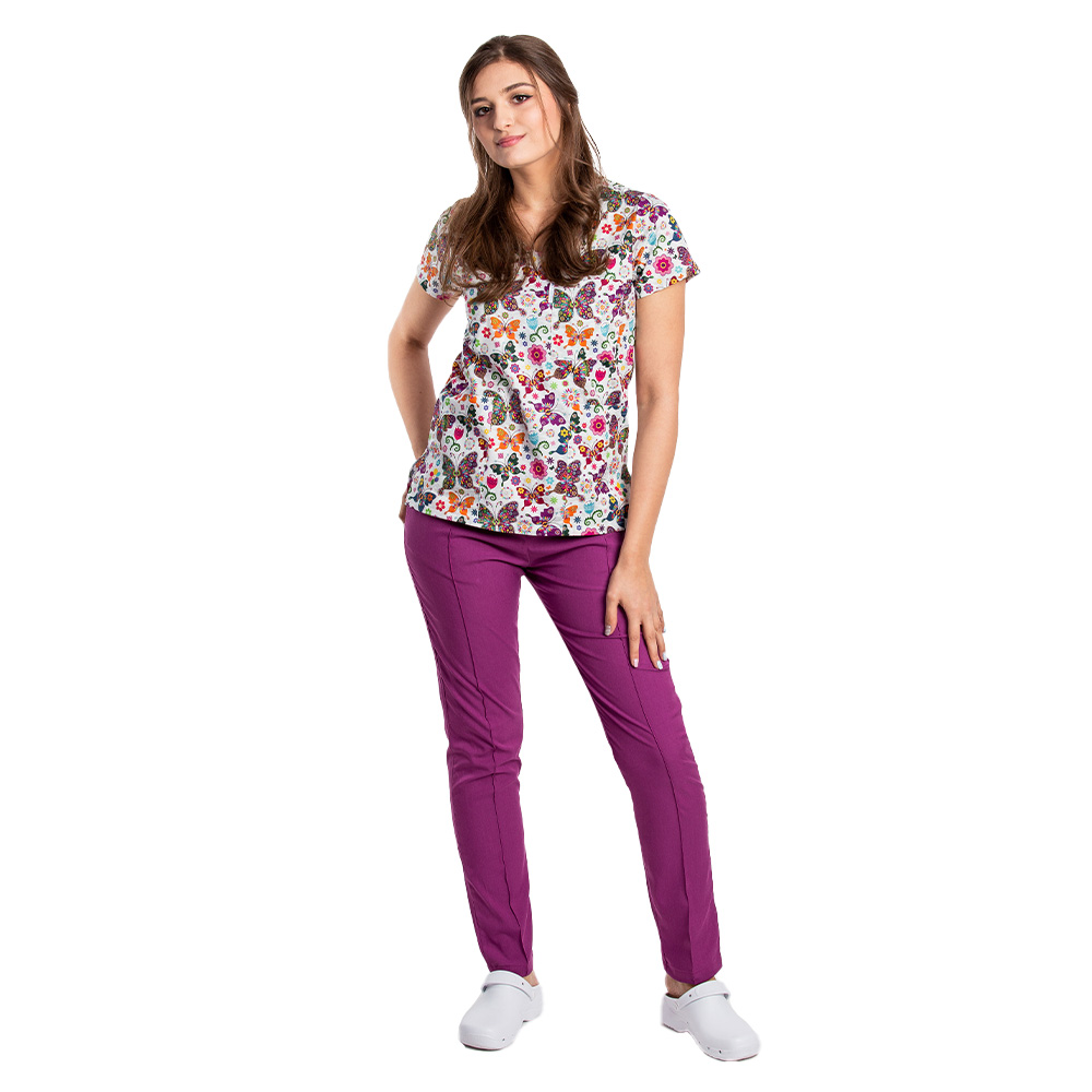 Costum medical stretch Fantasy cu bluza imprimata si pantaloni stretch magenta cu snur si elastic 3